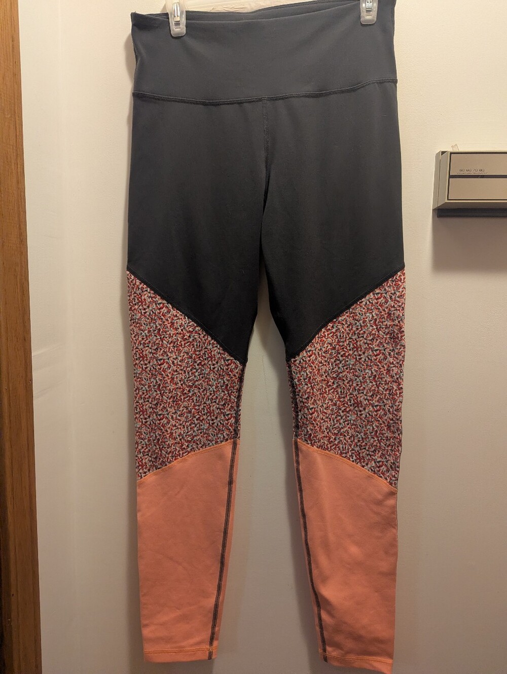 Old Navy Active Women's Large Go Dry Gray And Peach Ankle Yoga Athletic Leggings